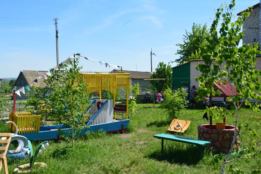 Погода на месяц поселок октябрьский. Посёлок Октябрьский Ульяновская область Радищевский район. Поселок Октябрьский Радищевский район. Поселок Октябрьское Радищевского района Ульяновской. Поселок Октябрьский Ульяновск.