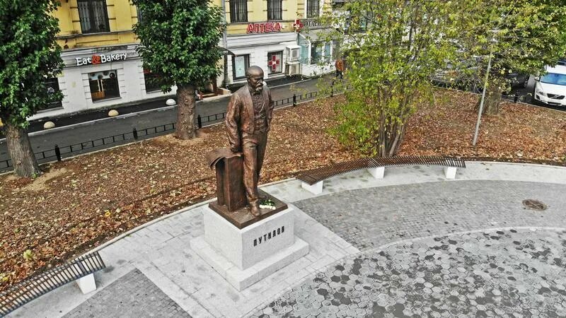 Памятник путилову у кировского завода фото Новости