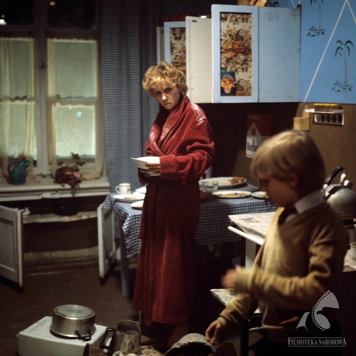 силиконовая мать и сын. днк родила от одноклассника. женщина изменяет мужу. любовник мамы видео. взрослая женщина и молодой парень.