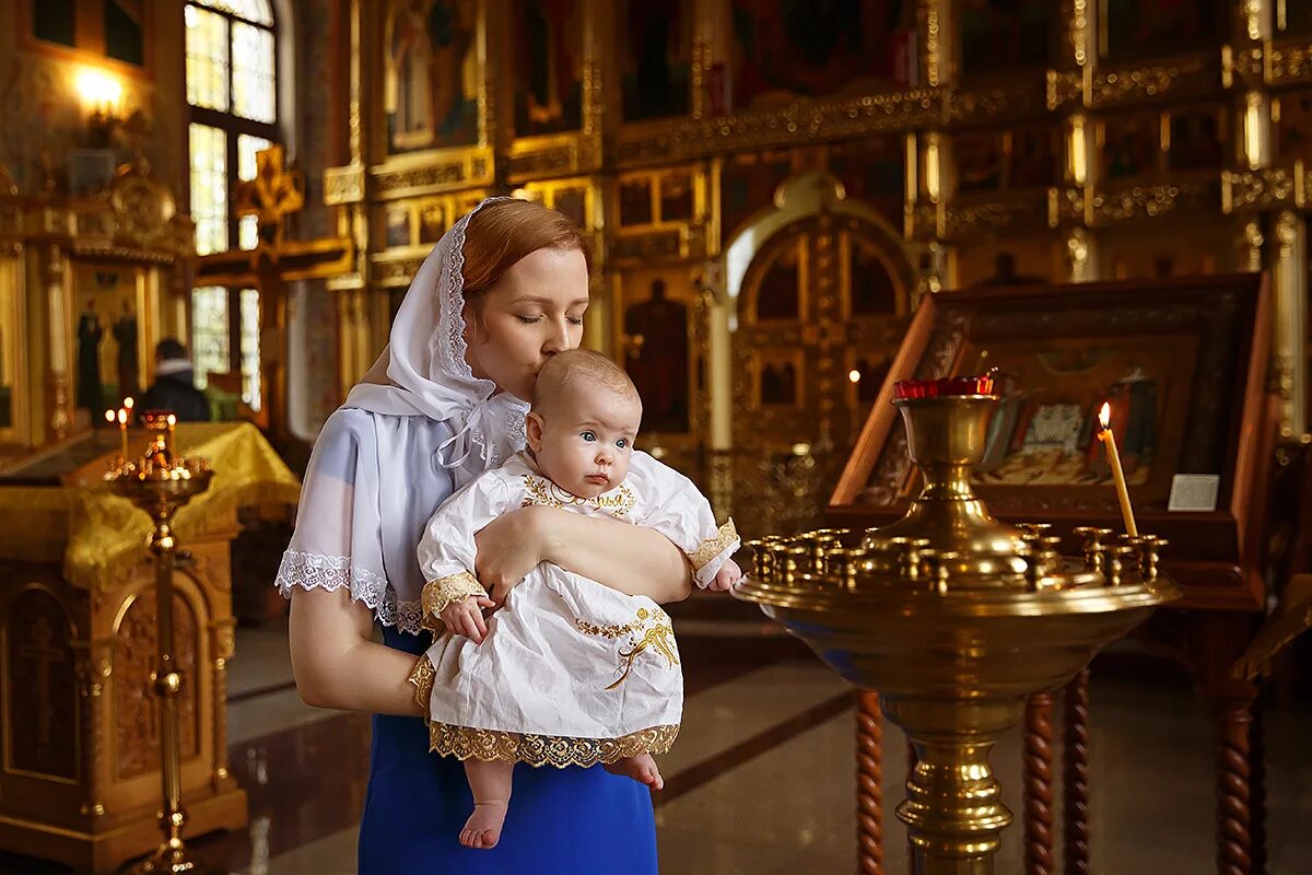 Крестины таинство крещения. Крестины в церкви. Дети в церкви. Фотосессия крестин в церкви. Что должны крестные на крестины мальчика