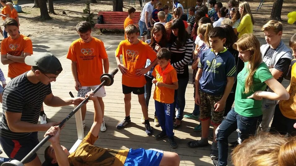Орлёнок детский лагерь киров. Лагерь зелёный городок ивановская область. Лагерь кировская область. Детский лагерь мир кировская область. Детский лагерь мир киров.