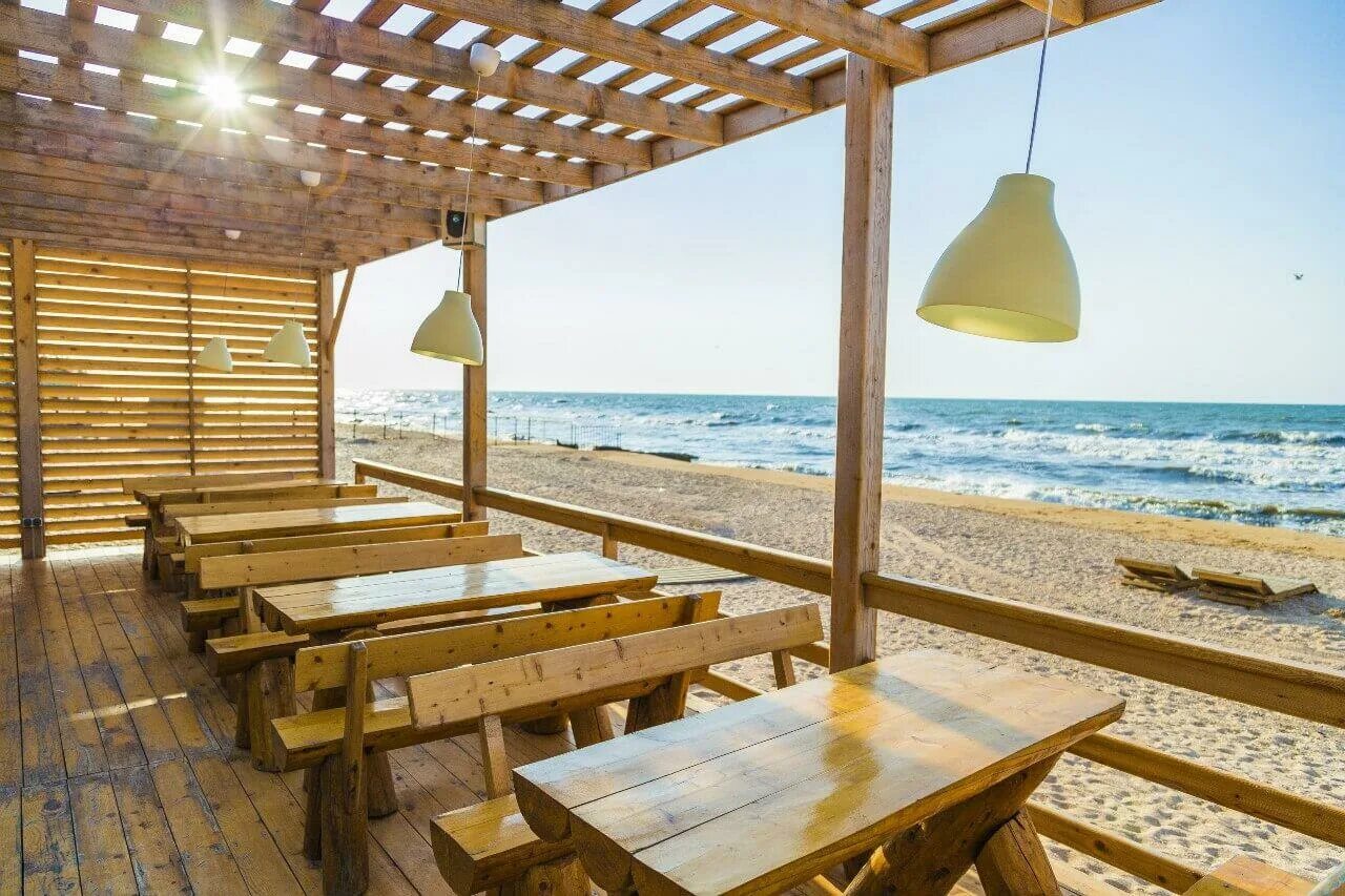 Голубицкая отели на берегу. Гостиничный комплекс familysparesort голубицкая. голубицкая спа ресорт фэмили. голубицкая курортная 133 станица familysparesort. family spa resort голубицкая.