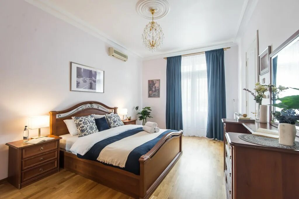 Spacious flat. Квартира якубова. Фото обычных квартир. Квартира якубова. Минская 18 год постройки.