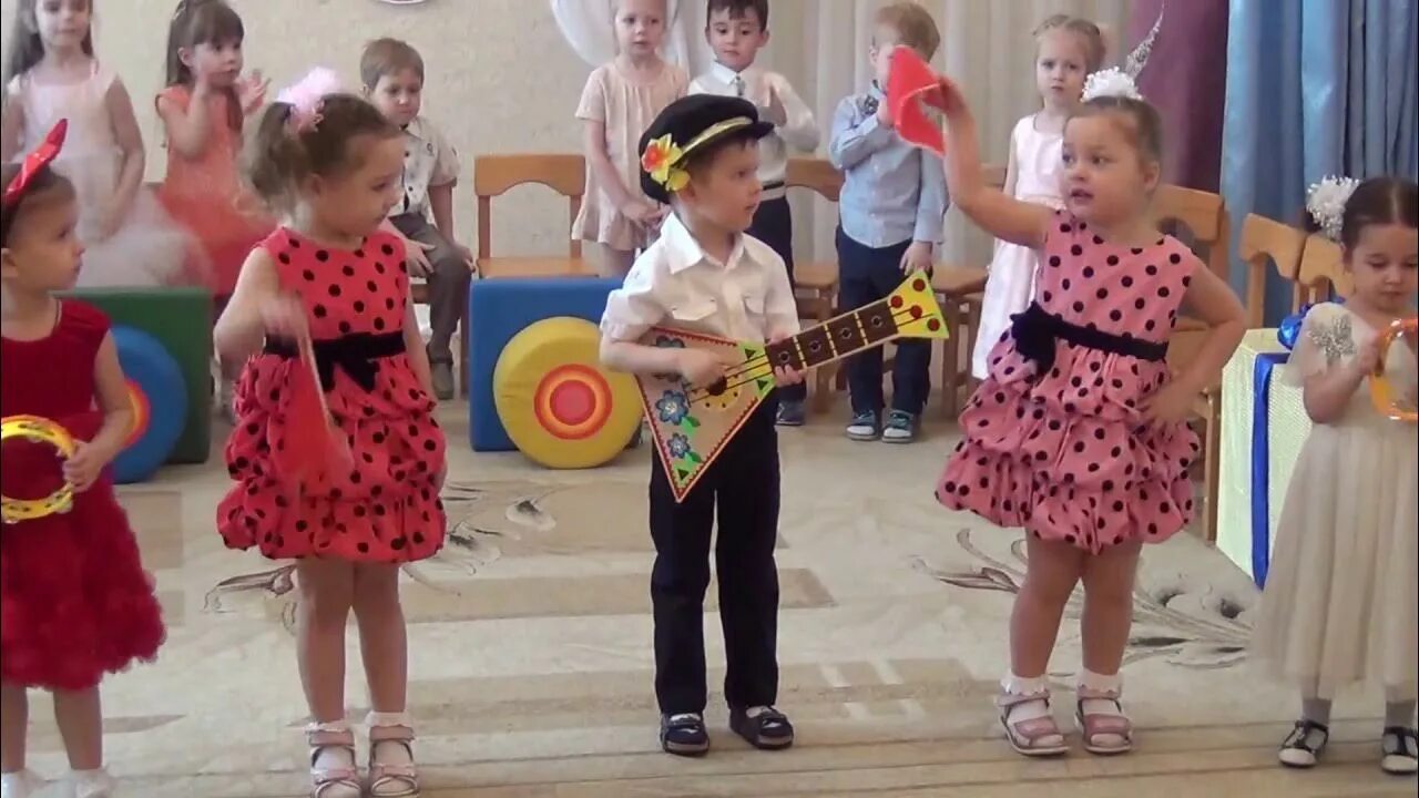 Атрибут оладушки для танца. Оладушки для бабушки танец. Атрибут оладушки для танца. Оладушки для бабушки танец. Бабушка оладушки.