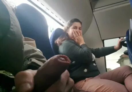 ItsFreaKyGirls's tweet video. 