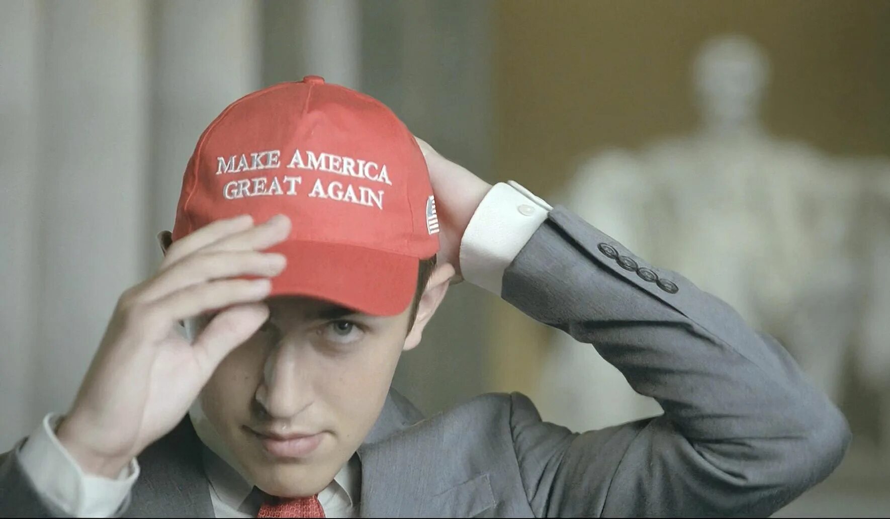 Nick a student. Nicholas Sandmann in Now. Асса шляпа.