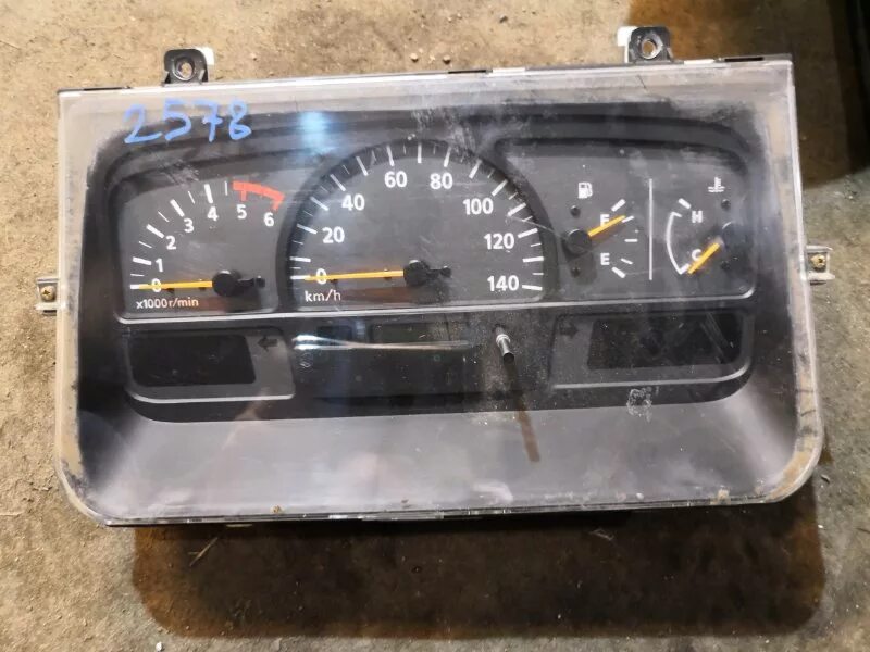 Nissan atlas fd42 приборная панель. Тахометр hyundai hd 78. Nissan atlas fd42 приборная панель. Тахометр ниссан атлас. Панель приборов nissan atlas p4f23.
