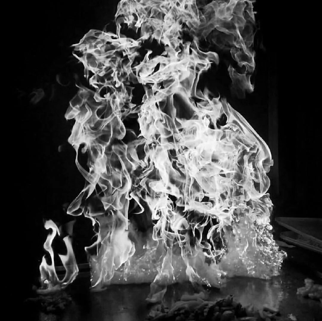 Белое пламя. Белый огонь. Текстура огня чб. Белый огонь слова. Белый огонь слова.