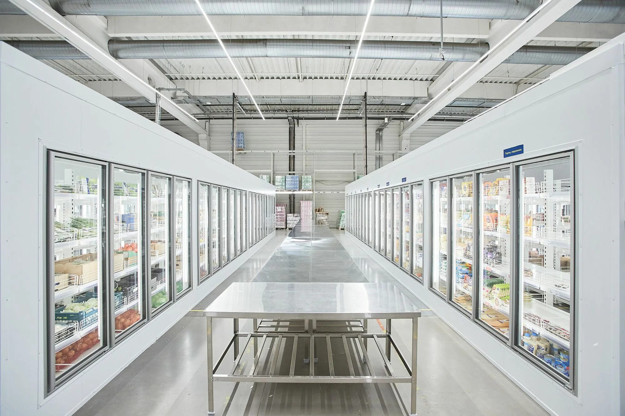 Магнит дарк стор. Перекресток впрок. Товары едут в даркстор мегамаркет. Самокат магазин дарк. Даркстор самоката.