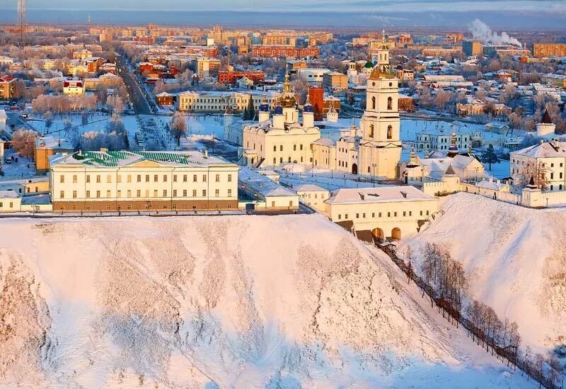 Купить тобольске б у. Город Тобольск Тобольский Кремль. Тобольск. Вид на Тобольский Кремль. Тобольск Кремль зимой. Тобольский Кремль Тобольск фотографии.