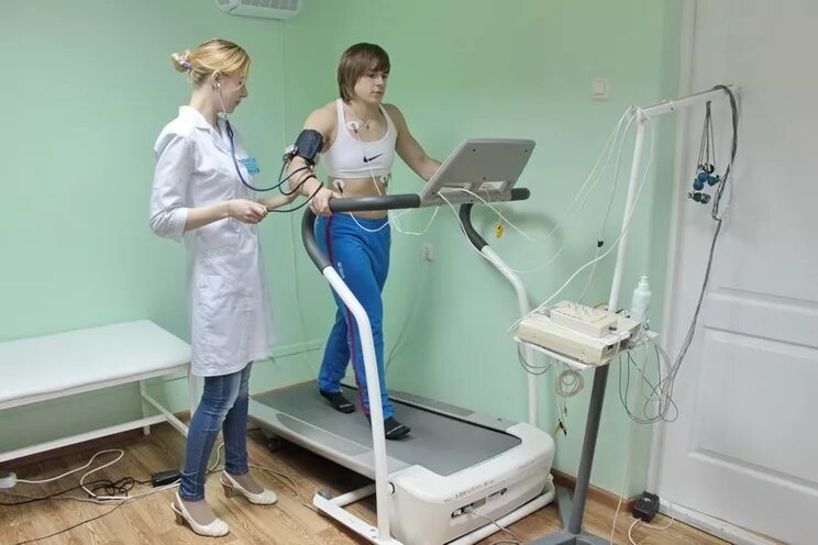 Проведение тредмил теста. Нагрузочные пробы (тредмил-тест, вэм). тредмил велоэргометрия. вэм тредмил тест. стресс экг велоэргометрия тредмил.
