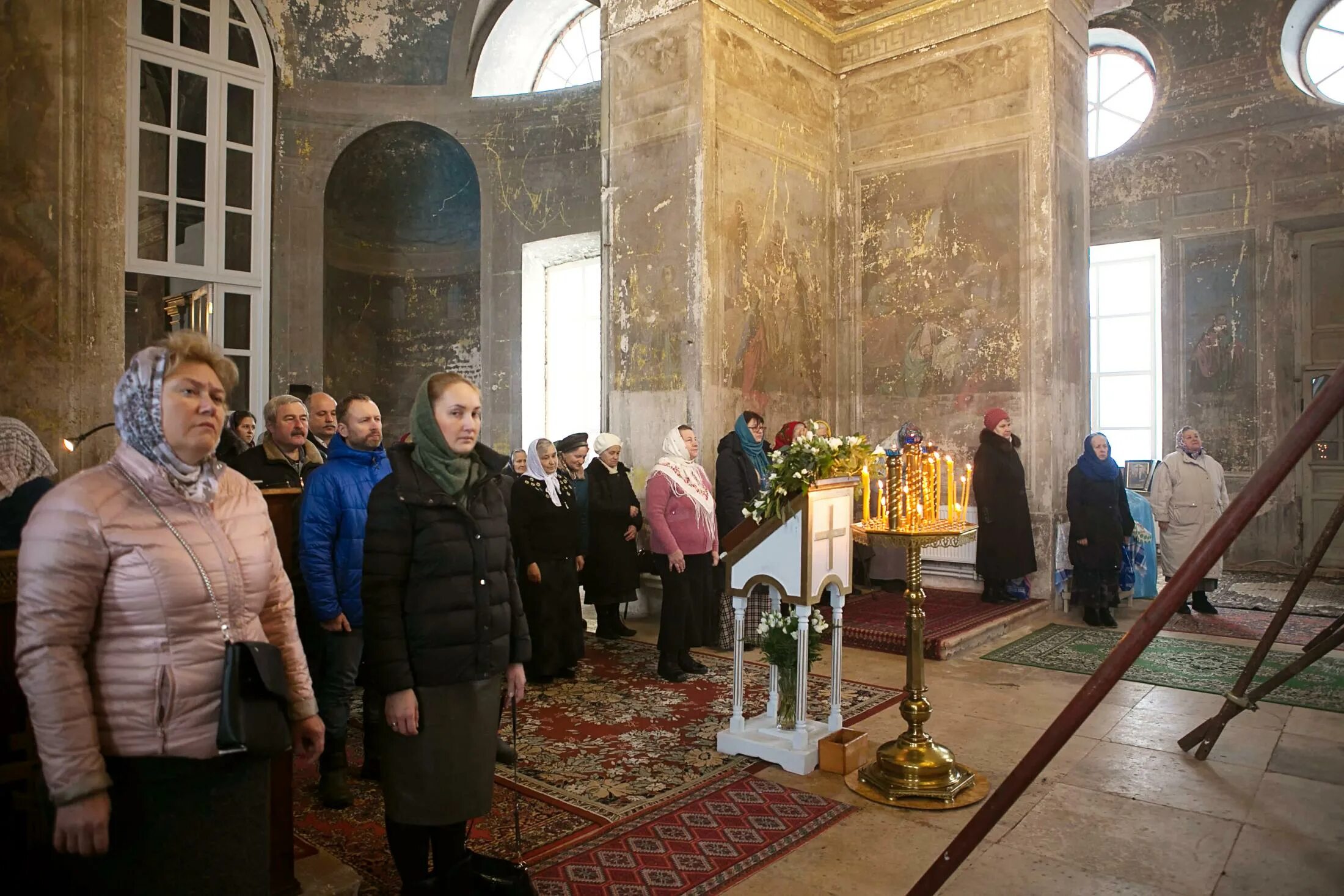 Село шарапово одинцовский. Храм в Шарапово Чеховский район. Церковь село Шарапово. Успенская Церковь в Шарапово. Храм Шарапово Одинцовский.