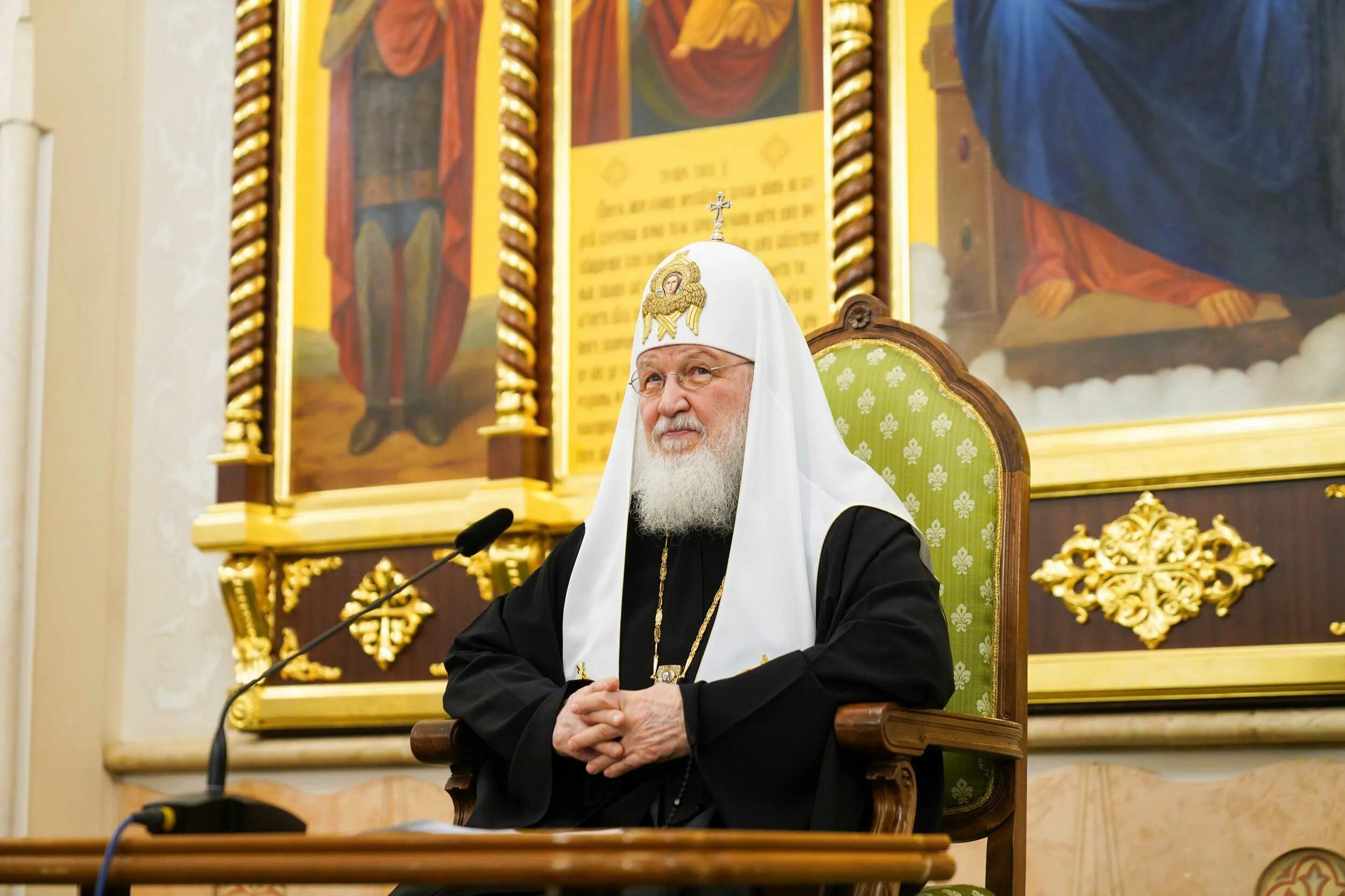 Семья патриарха московского кирилла фото Эстония запретила въезд в страну патриарху Кириллу