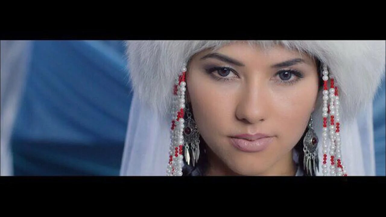 Сине сием казахская слушать. Казашка поет. Казахская девушка поет. Казашки поют популярные. Казахские клипы.