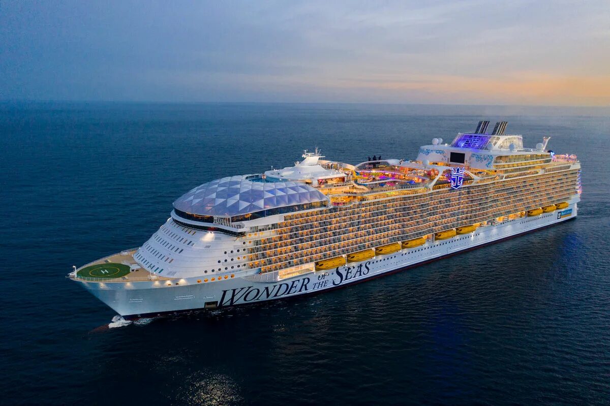 Seas royal. Wonder of the seas лайнер круизный. круизный корабль &quot;wonder of the seas new ship 2025&quot;. лайнер ройал карибиан. wonder of seas 2025.