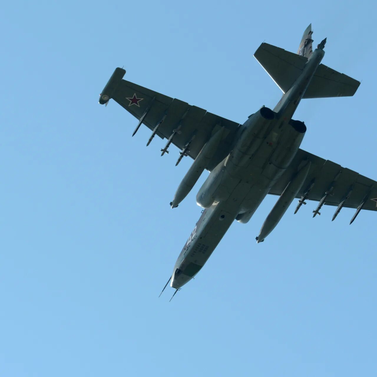 Су-25 штурмовик вкс. Су-24 штурмовик грач. Штурмовик су-25 грач. Су-25 штурмовик. Фронтовой бомбардировщик су-25.