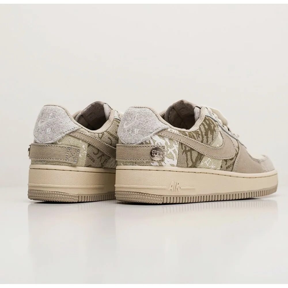 Кроссовки nike air 1 low travis scott. Nike Air Force 1 x Travis Scott Grey White. Кроссовки Nike x Travis Scott Air Force 1 Low. Nike Air Force 1 Travis Scott White. Nike Air Force Travis Scott.