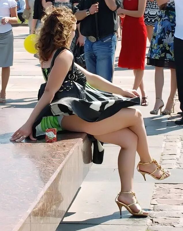 Модель джулия салеми. Женщины засветились. Засветилась на празднике. Красиво засветила. Кендалл дженнер в трусиках.