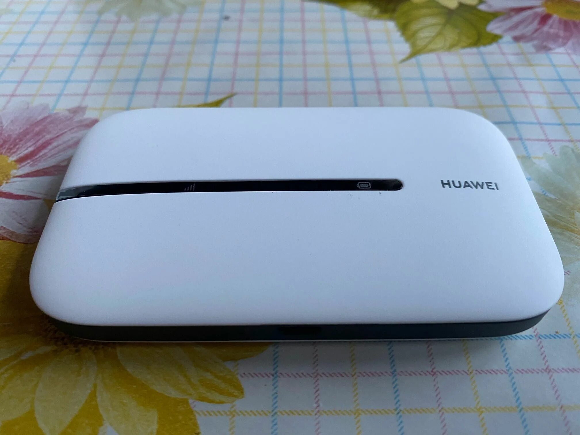 4g/wi-fi-роутер huawei e5576-320. Мобильный роутер хуавей 5576. Huawei mobile wifi e5576. Роутер huawei 4g e5576-320. Роутер huawei e5576.