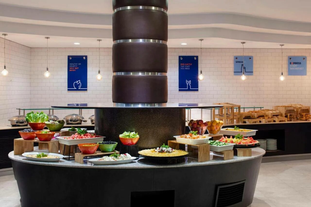 Holiday Inn Express Dubai Airport 2*. Holiday Inn Express Dubai Airport 3*. Holiday Inn Express Dubai Airport 3* (Deira). Holiday Inn Express Dubai Internet City завтрак.