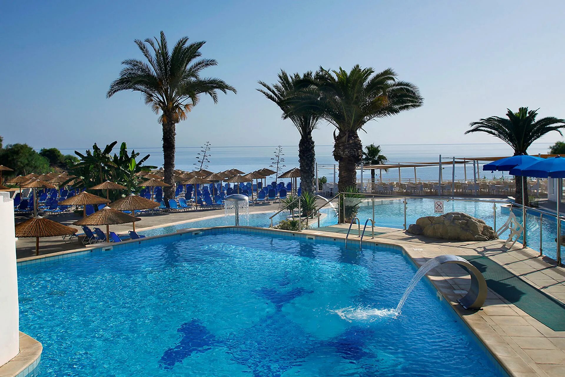 Тунис джерба отели 4. Holiday beach 4. Номер в отеле джерба холидей бич. Номер в отеле джерба холидей бич. Джерба holiday beach hotel.