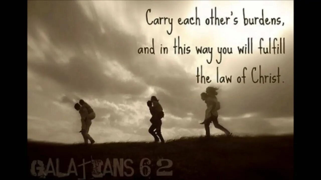 Carry each other. Идеи для фотосессии с подругой на улице. Carry each other. Piggyback carrying. Carry each other.