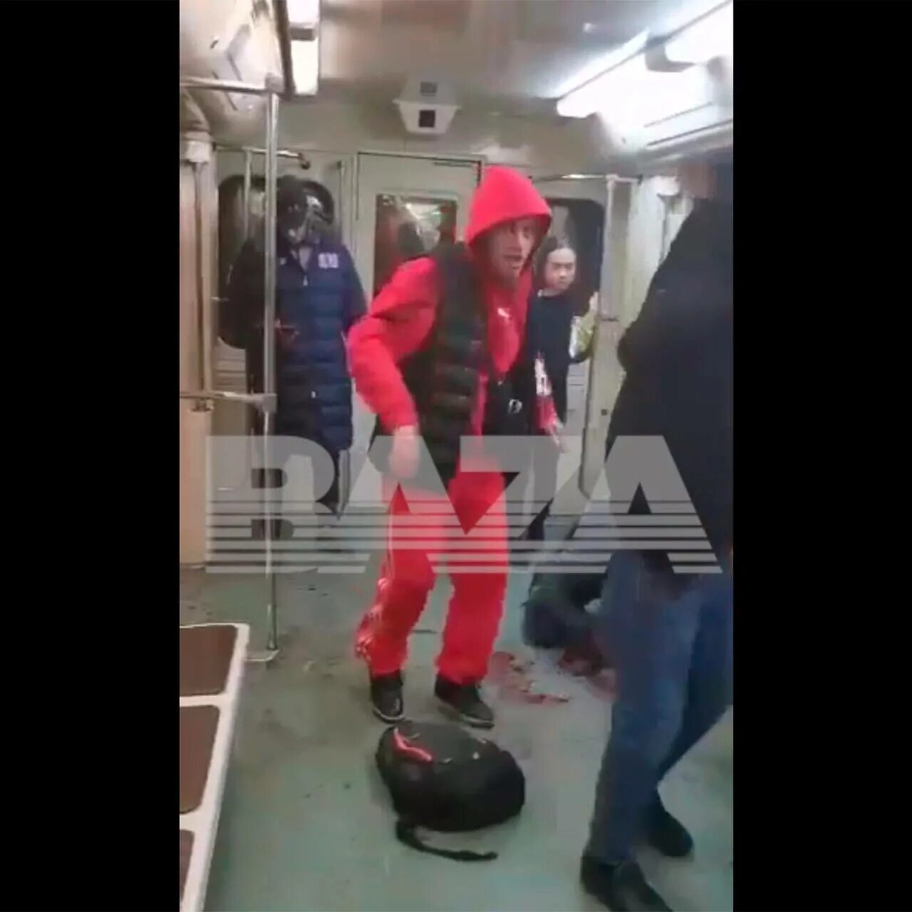 Нападение в метро. Дагестанцы избили парня в метро в Москве.