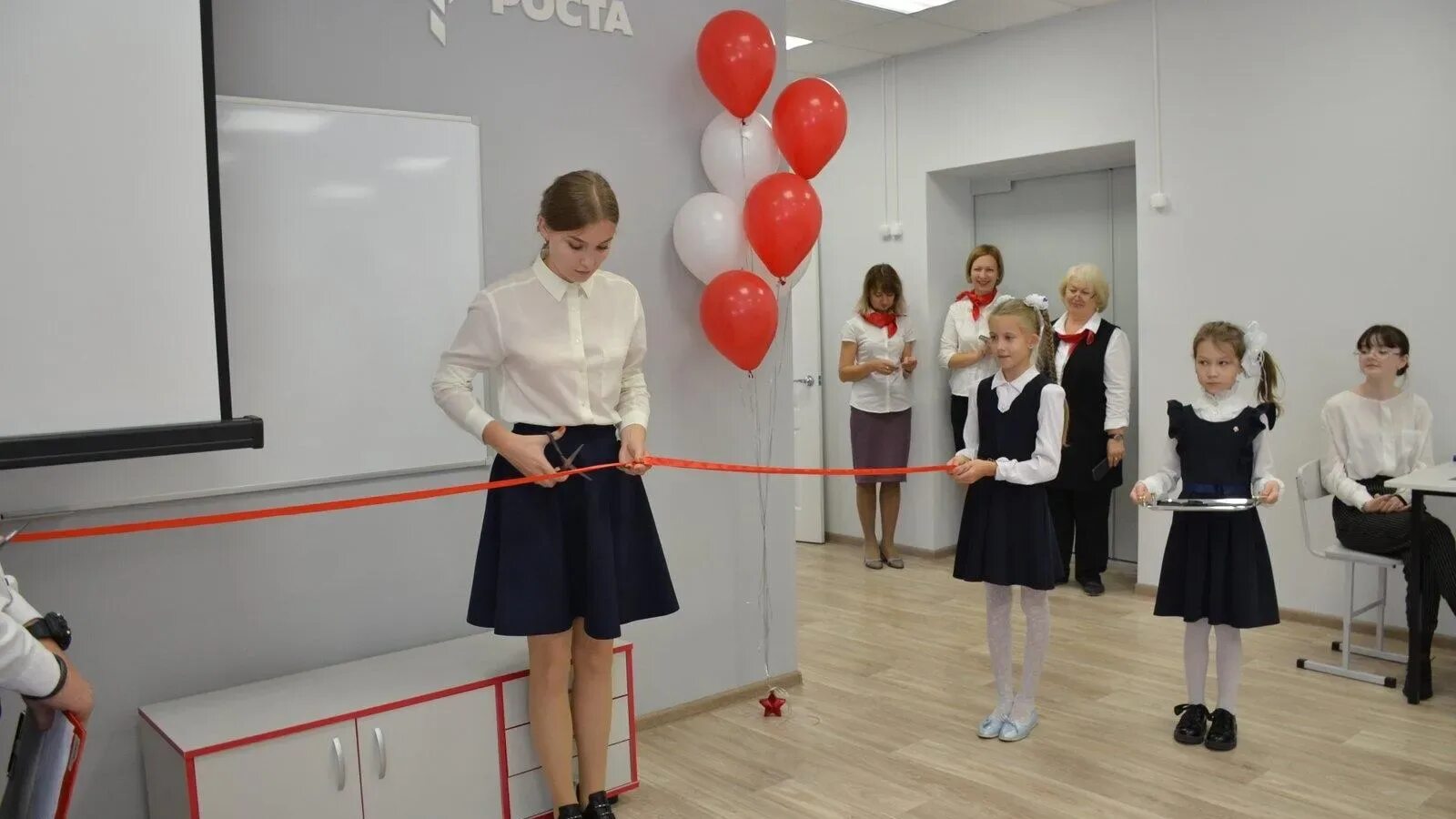 Как открыть новый класс. Открытие точки роста в школе. открытие точка роста в школе открытие. точка роста в школе воронежская область. мастер класс в точке роста в школе.