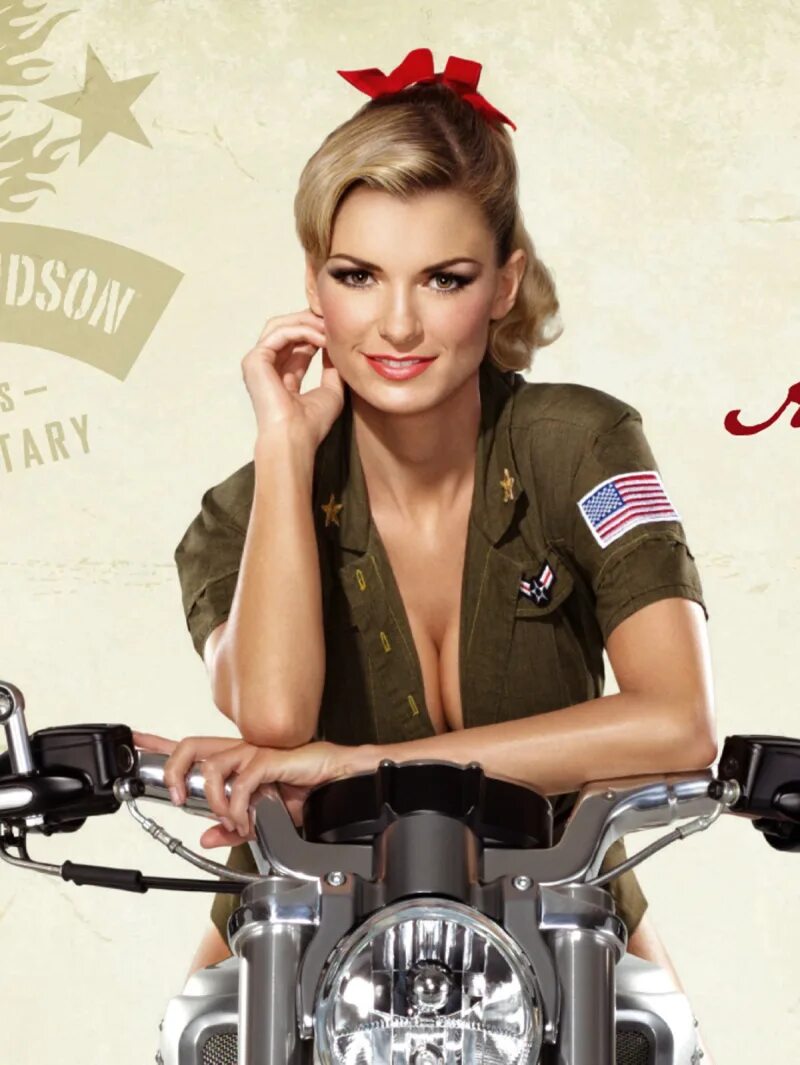 10 февраля девушка. 10 февраля девушка. 10 февраля девушка. Пин ап девушки в военной форме. Прическа под пилотку военную.