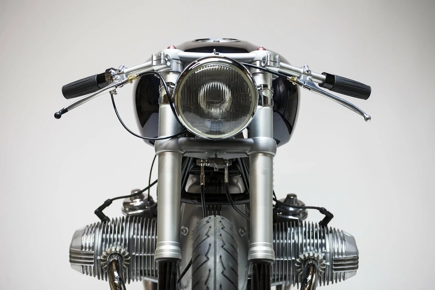 Bmw r18 купить. БМВ r100. БМВ р18. BMW r18 2022. BMW r18 Bobber.