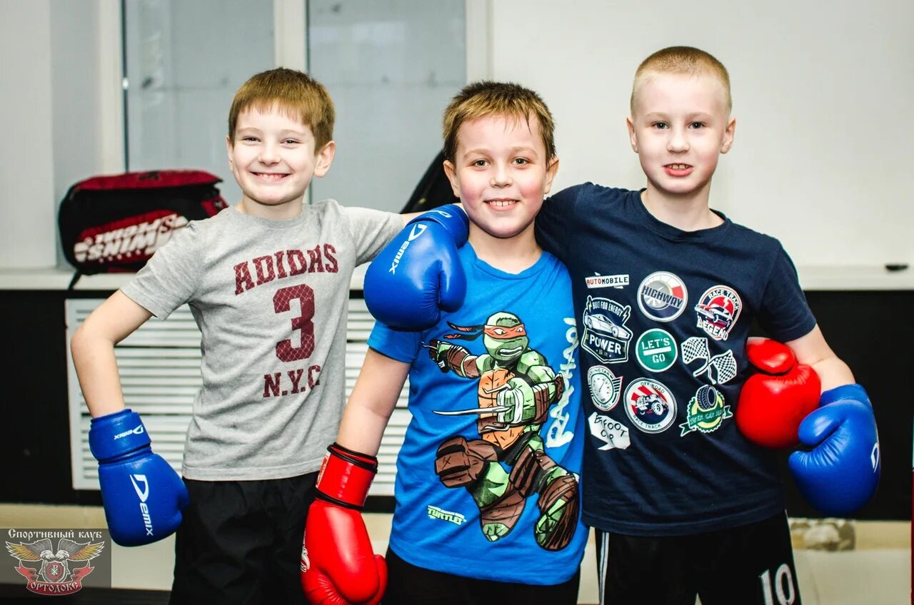 Детский тренер по кикбоксингу. Детский тренер по кикбоксингу. Бокс кикбоксинг. Детский тренер по кикбоксингу. Бокс дети тренировка.