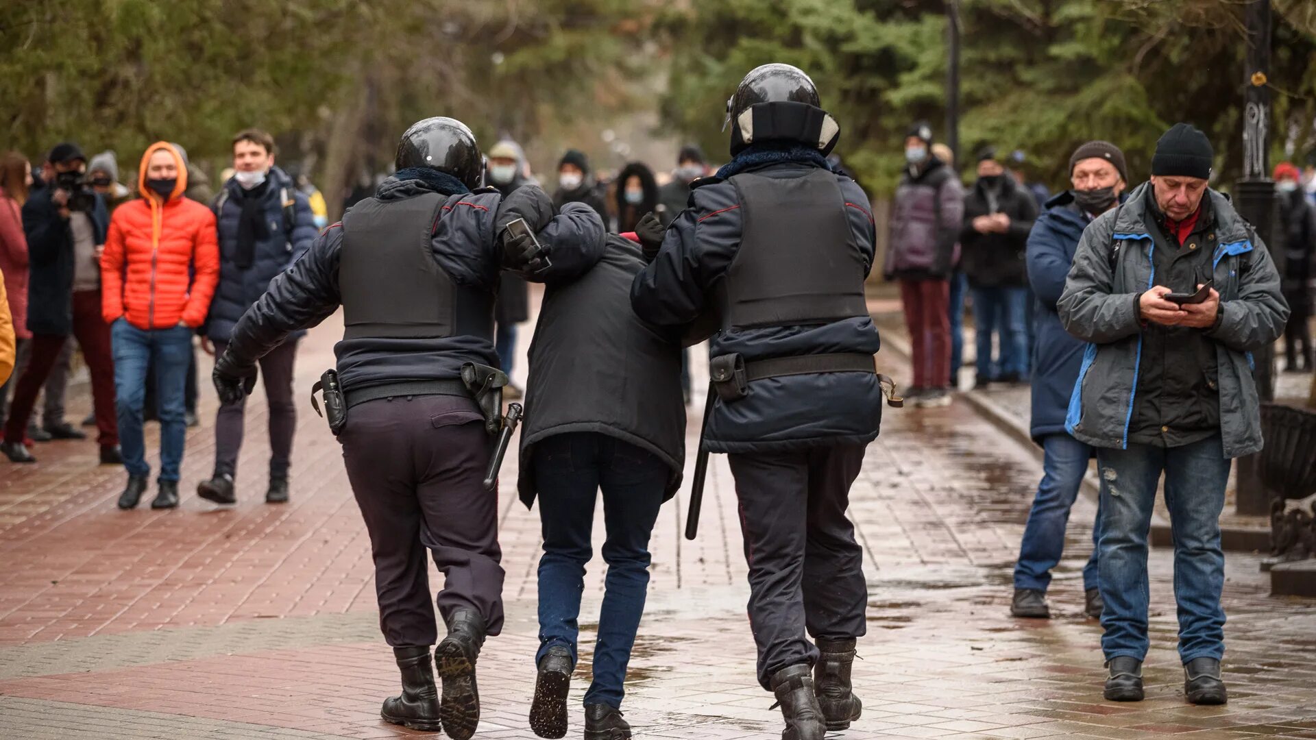 Митинг ростов сегодня. Акция в поддержку Навального в Ростове-на-Дону. Протест с фонарями Ростов на Дону. Красноярск митинг Навальный 31 января. Что за митинги в Ростовской области.