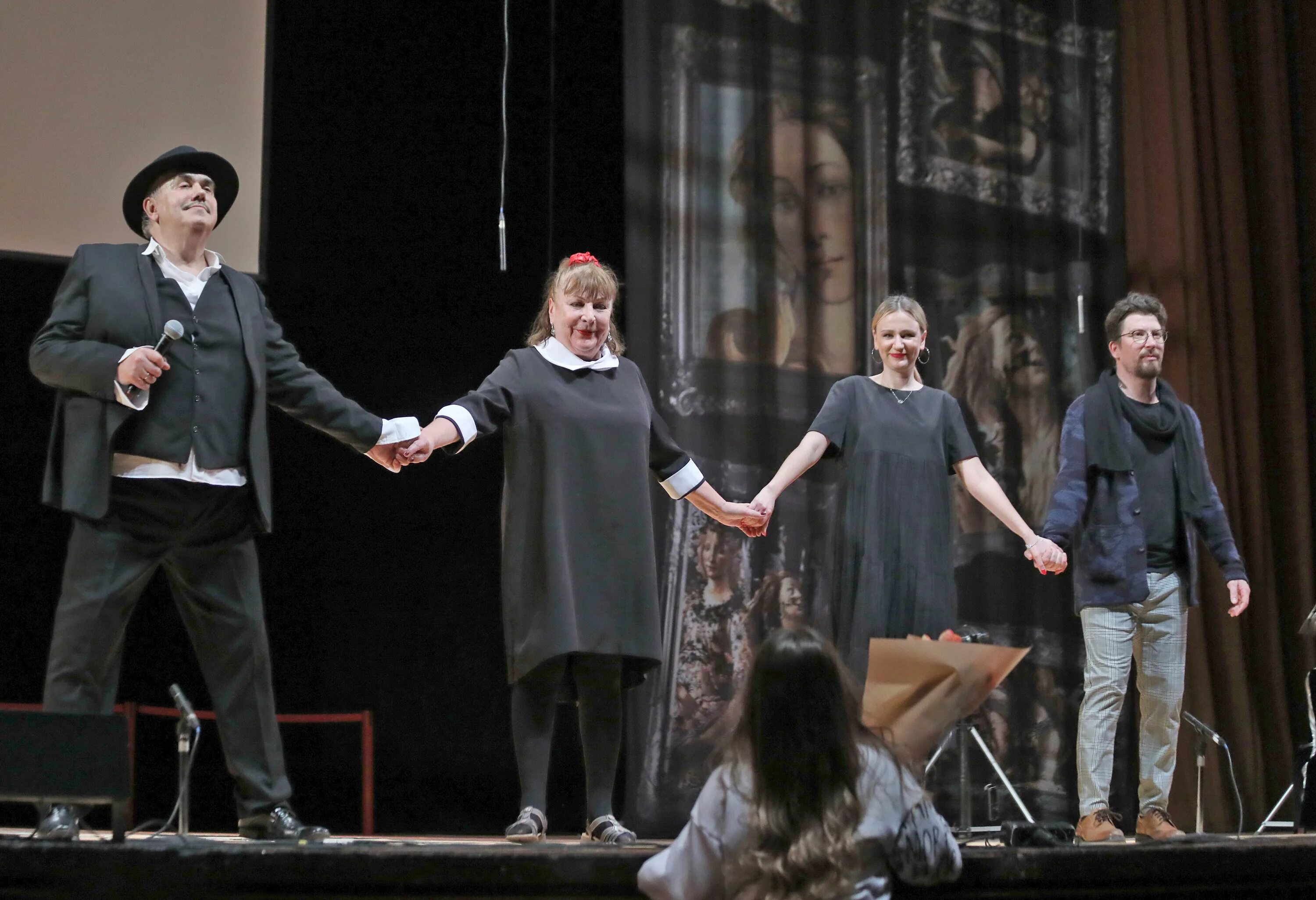 Alexandrinsky theatre преступление и наказание. Костюмы офицера спектакль для презентации. Дом офицеров спектакль. Рощина,. Пьесы красноярского края.