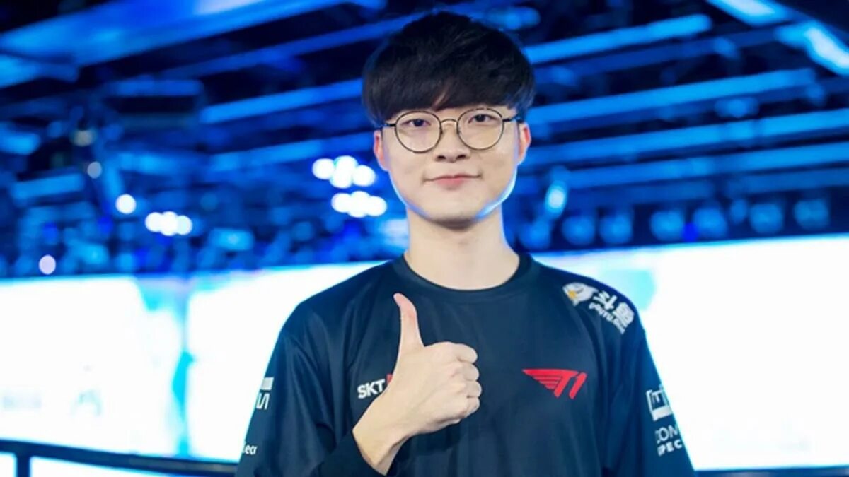 Faker php. Faker. фейкер лига легенд. faker t1. faker лол.