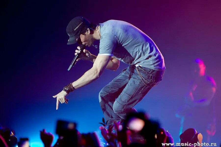 энрике иглесиас концерт в москве 30 мая. энрике иглесиас концерт в москве. энрике иглесиас 2021 концерт концерт. энрике иглесиас 2021 koncert. энрике иглесиас concert.