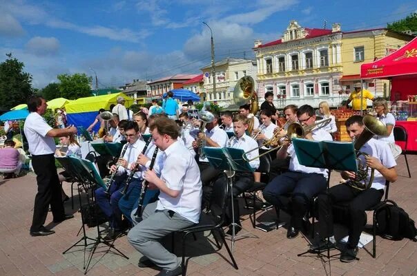 День города богородск. Церковь покрова пресвятой богородицы богородск. Богородский форум работа. Село богородское скульптурная резьба. Богородский форум работа.