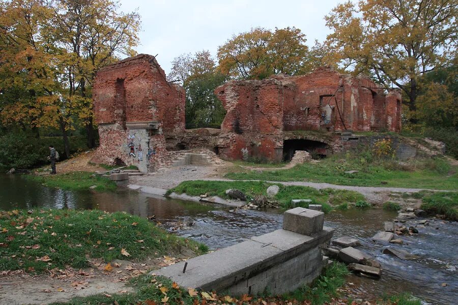 луговой парк в петергофе розовый павильон. озерки петергоф. луговой парк в петергофе. озерки петергоф. розовый павильон в луговом парке петергофа.