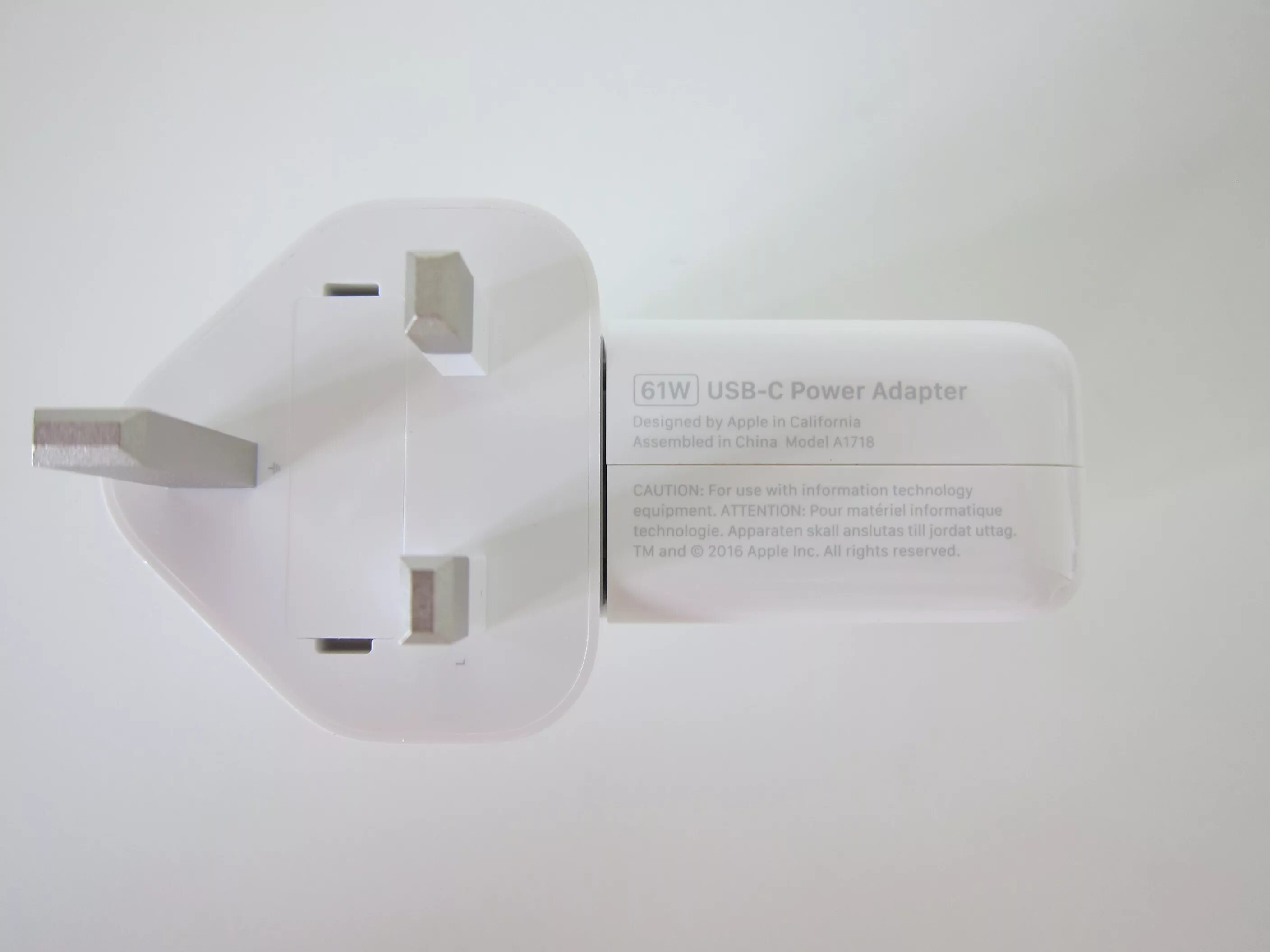 Usb c power adapter. Apple 61w usb-c power adapter. apple (usb-c 60w magsafe power adapter). 61w usb -c power adapter переходник. 61w usb-c power adapter apple схема.
