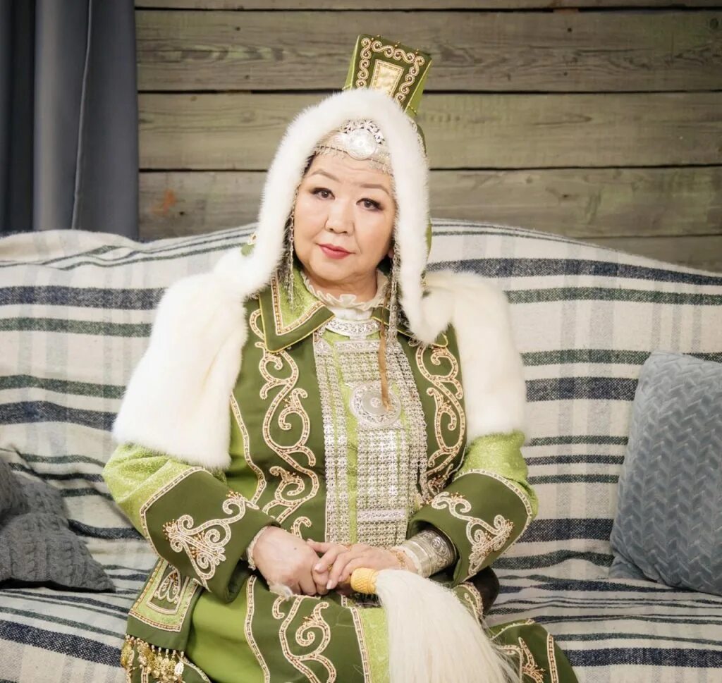Якутская бастынга. Якуты внешность. Лилия корякина якутск мисс якутия. Якутки. Как называется якутская женщина своего мужа.