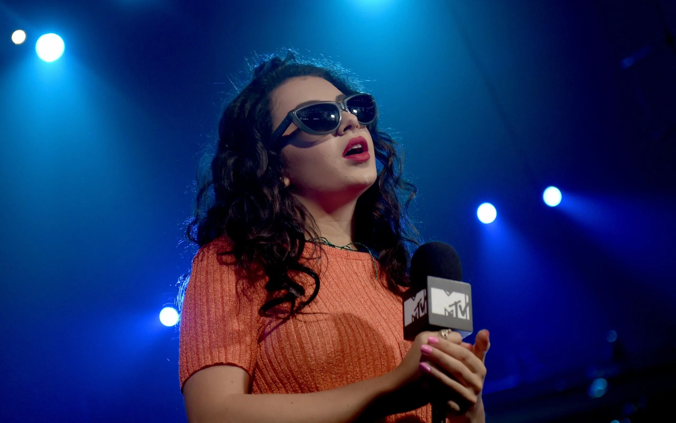 Apple charlie xcx. Charli xcx. charli xcx 2014. певица чарли хсх. charli xcx 2011.
