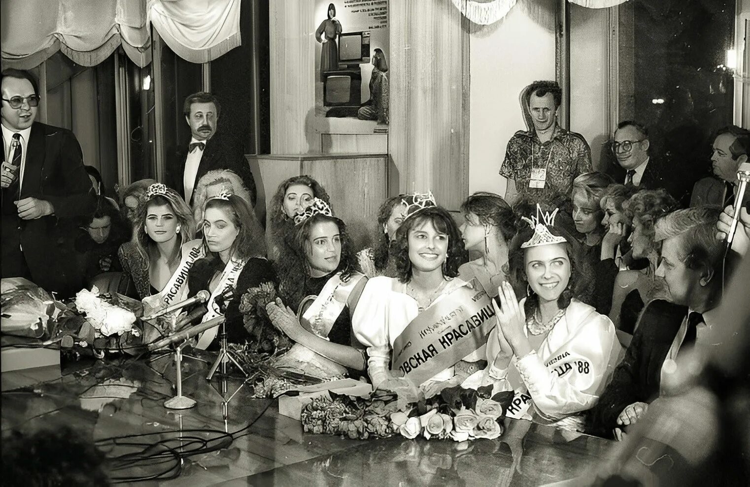 Фотография 1988 года. Елена Передреева Московская красавица 88. Елена Передреева Московская красавица 1988. Оксана Фандера Московская красавица 88. Московская красавица 1988 Фандера.