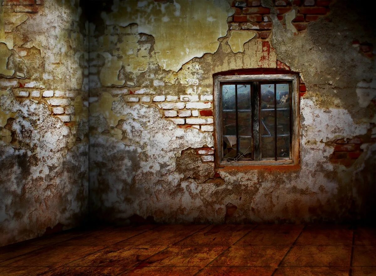 Разрушенное окно. Заброшенный замок Хэлсиен Холл. Обшарпанные стены. Старинная стена. Старинные окна.