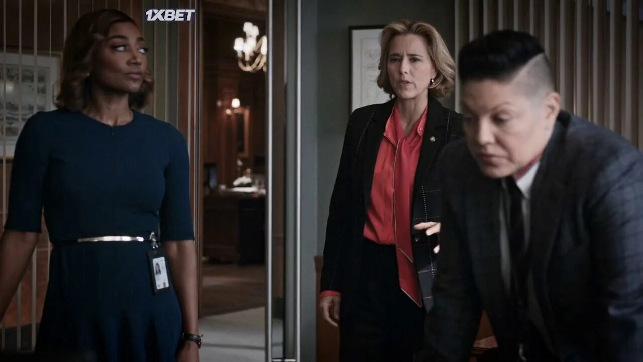 Начальник и секретарша. Секшуал харассмент. Мужчина и женщина в офисе. Секретарь директора. Красивая блондинка в офисе.