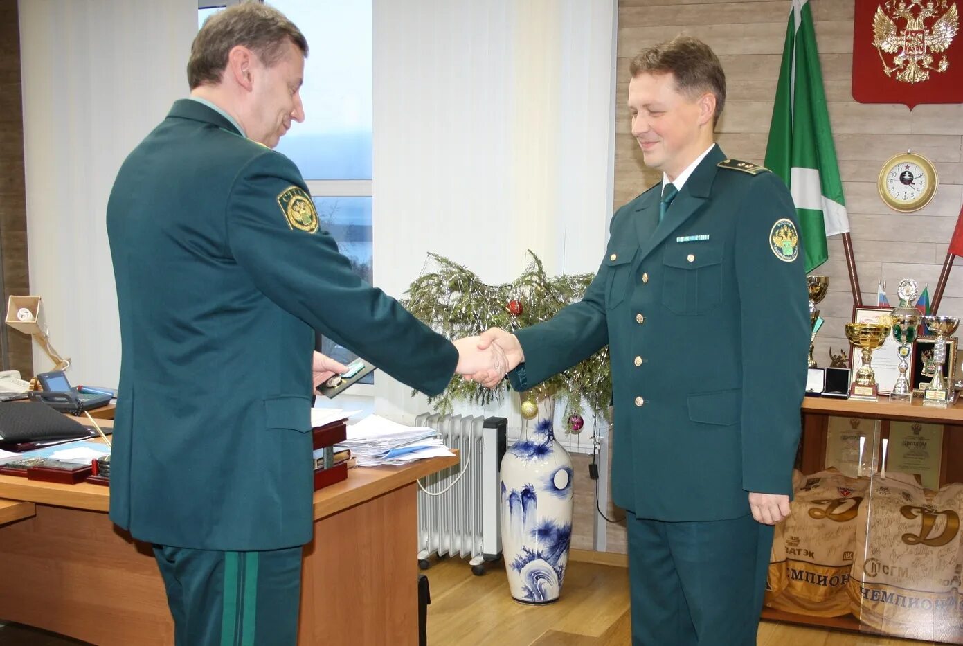 Одежда фтс. Одежда фтс. Форма таможенника рф. Юзгу таможенное дело форма. Девушка в форме таможенника.