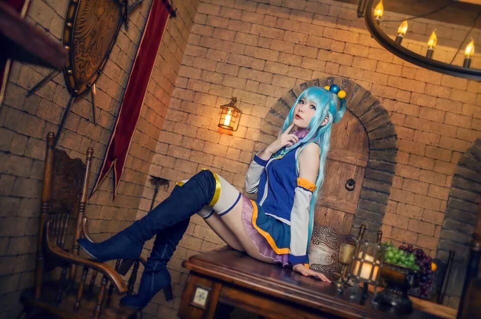 Konosuba 18. Аква коносуба косплей. аква konosuba r18 косплей. konosuba aqua белье. konosuba wiz косплей.
