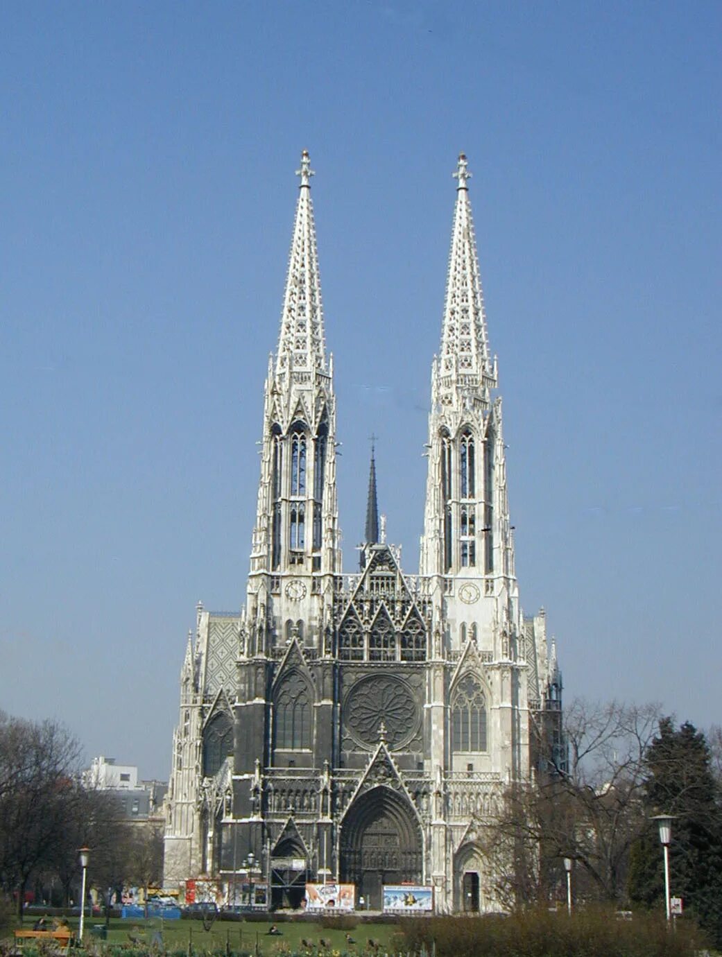 Храм Римско-католической церкви Вотивкирхе. Вотивная Церковь в Вене. Церковь обета Вена. Церковь обета