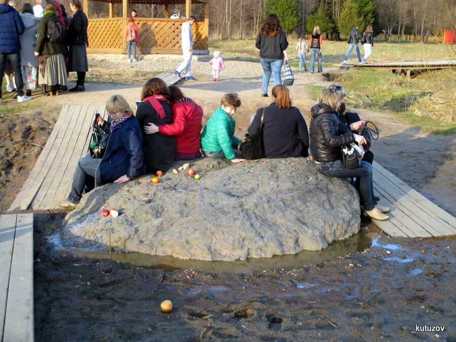 синий камень на плещеевом озере. синий камень на плещеевом озере. переяславль залесский cbym rfvtym. где находиться синь камень. синь камень на плещеевом озере.