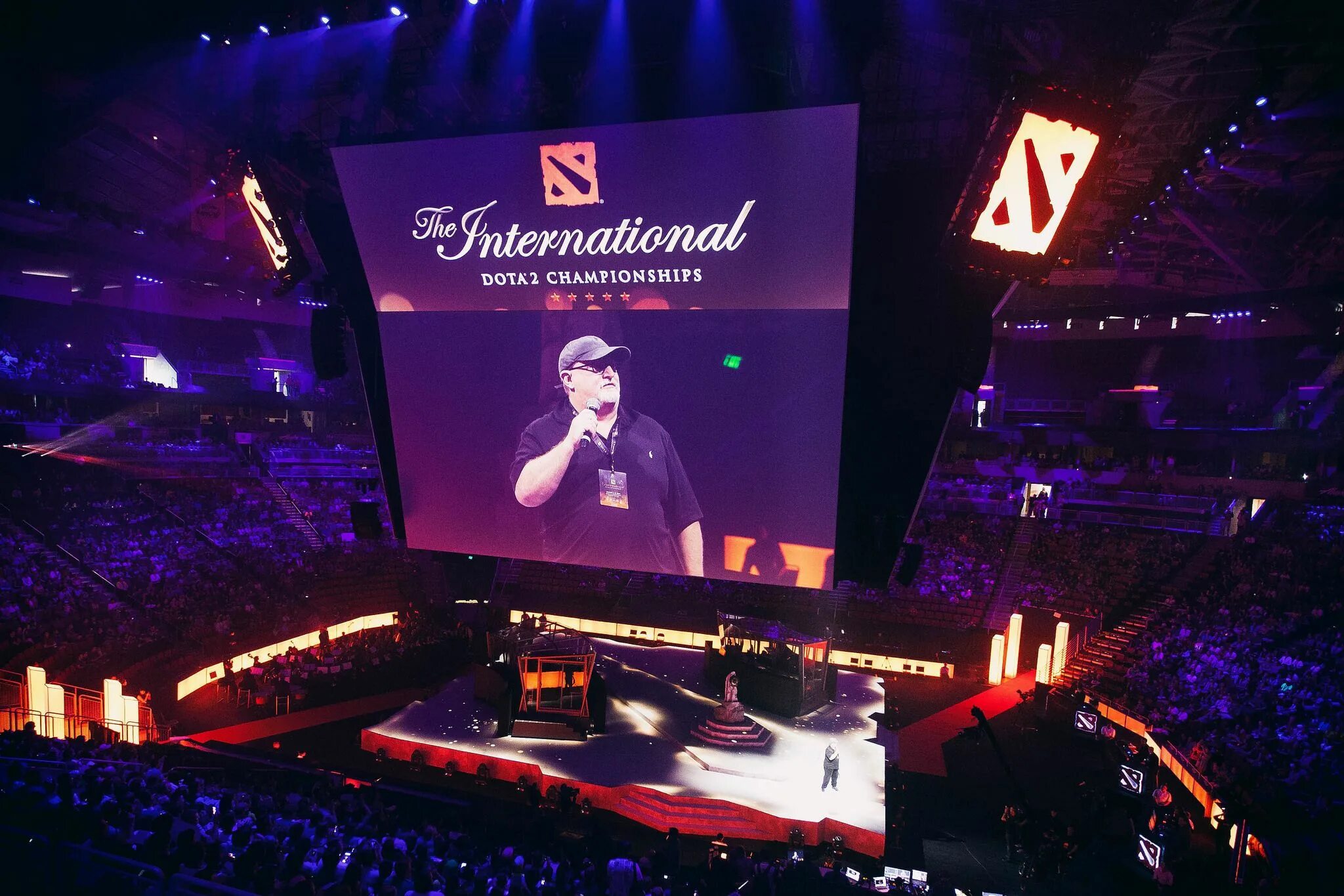 П интернешнл. Navi international 2011. 1 интернешнл дота 2. первый the international. интернешнл нави.