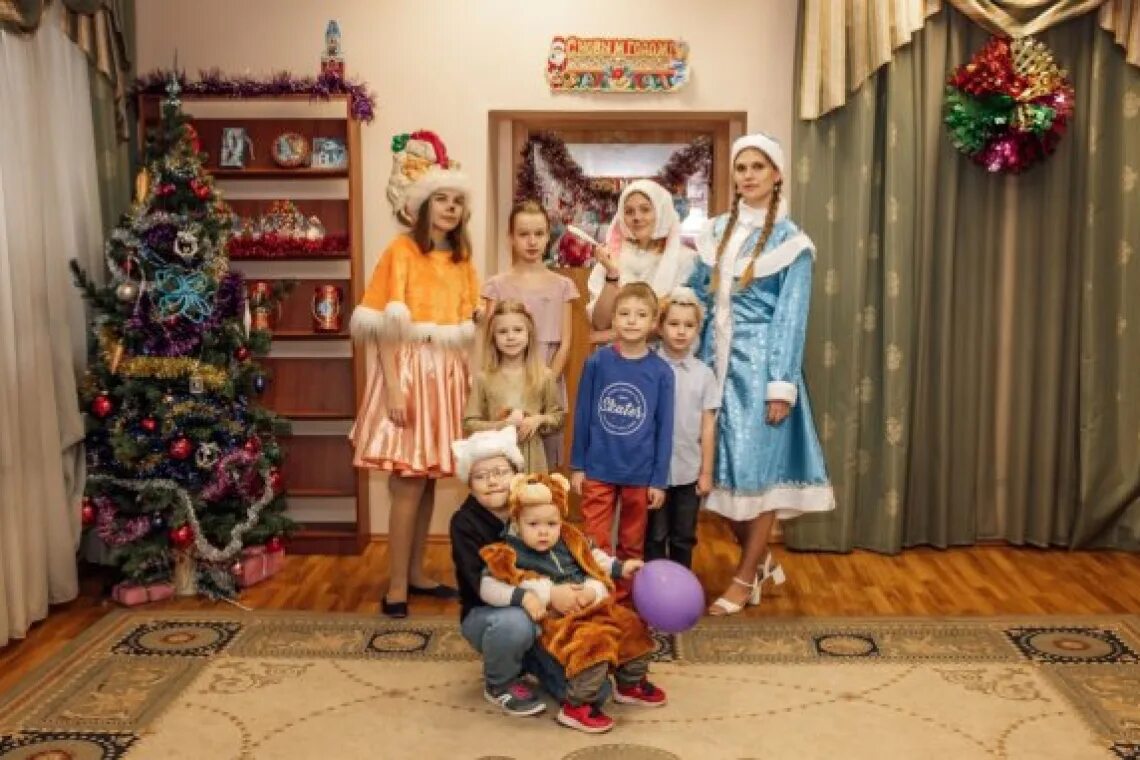 Приобанк рязань. Новогоднее представление для многодетных семей. Праздник ёлка для людей с ограниченными возможностями. Приобанк рязань официальный. Новогоднее представление для многодетных семей.