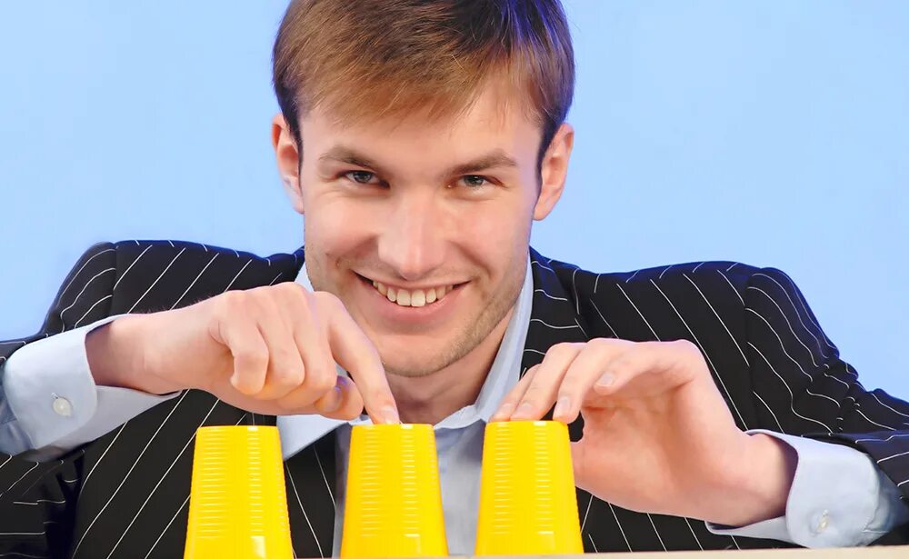 хитрый мошенник. хорошо обман. хорошо обман. человек обманщик. высказывания про ложь и обман.